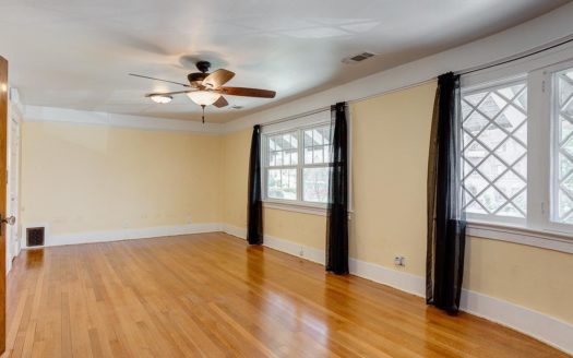 리모델링 완료, 거주 투자용 모두 적합한 LA한인타운 인근 하우스!