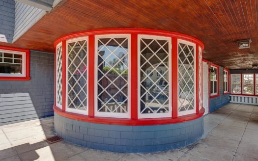 리모델링 완료, 거주 투자용 모두 적합한 LA한인타운 인근 하우스!