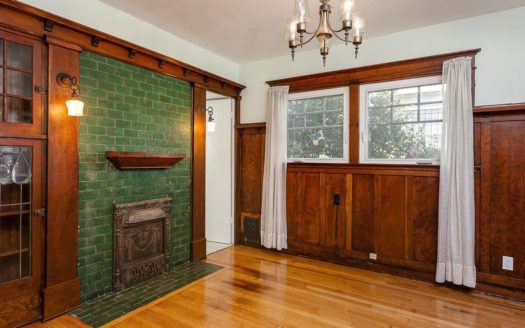 리모델링 완료, 거주 투자용 모두 적합한 LA한인타운 인근 하우스!