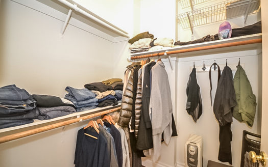 이벨극장 옆 콘도. 가장 밝은 유닛 2Bed 2Beth+Den