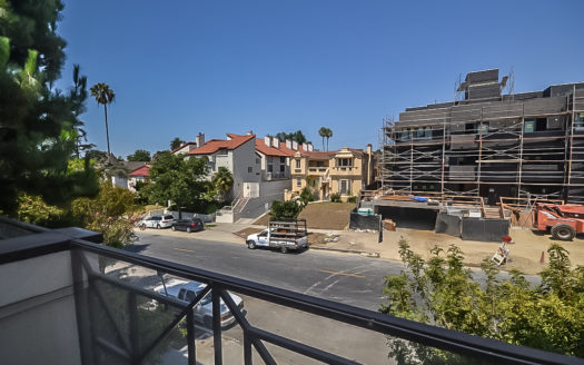 이벨극장 옆 콘도. 가장 밝은 유닛 2Bed 2Beth+Den