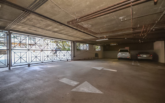 이벨극장 옆 콘도. 가장 밝은 유닛 2Bed 2Beth+Den