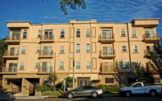 LA한인타운 윌튼 길에 위치한 2Bed/2Bath콘도 매매