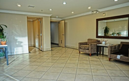 LA한인타운 윌튼 길에 위치한 2Bed/2Bath콘도 매매