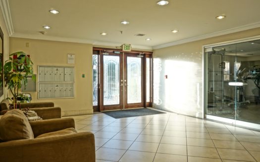 LA한인타운 윌튼 길에 위치한 2Bed/2Bath콘도 매매