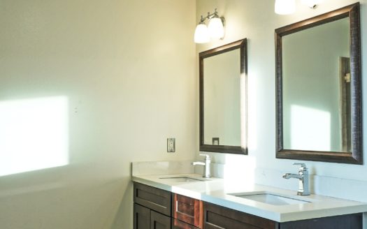 LA한인타운 윌튼 길에 위치한 2Bed/2Bath콘도 매매