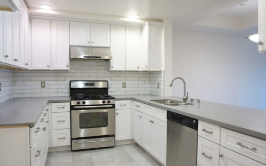 LA한인타운 윌튼 길에 위치한 2Bed/2Bath콘도 매매