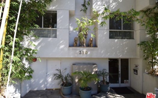 리모델링 완료한 3가 학군 타운하우스 스타일 콘도 매매