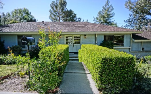 라크라센터 피컨스캐년 3Bed/2.5Bath