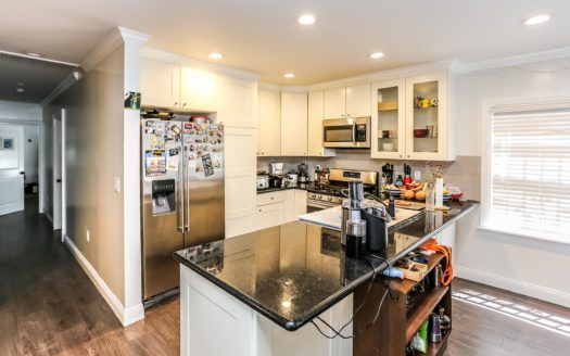 관리가 잘 된 한인타운 2유닛 인컴 부동산 매매