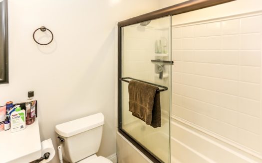 관리가 잘 된 한인타운 2유닛 인컴 부동산 매매