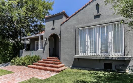 관리가 잘 된 한인타운 2유닛 인컴 부동산 매매