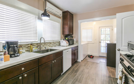 한인타운 512 S WILTON PL. 거주용, 투자용 모두 적합한 하우스 매매