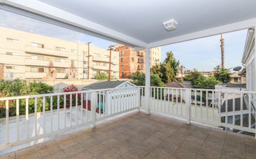 한인타운 512 S WILTON PL. 거주용, 투자용 모두 적합한 하우스 매매