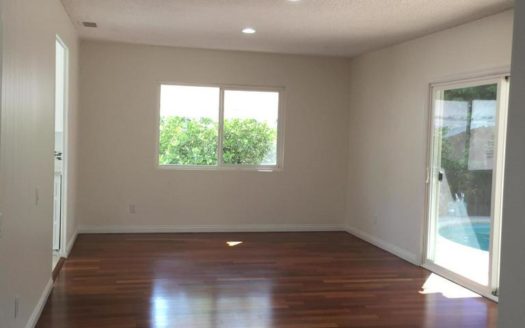 학군좋은 라크라센터 3베드 렌트