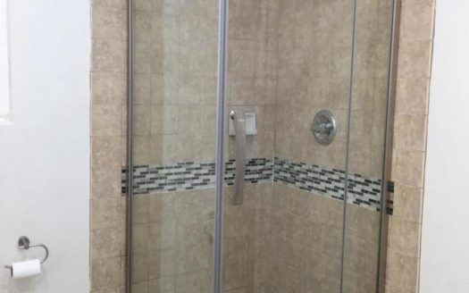 학군좋은 라크라센터 3베드 렌트