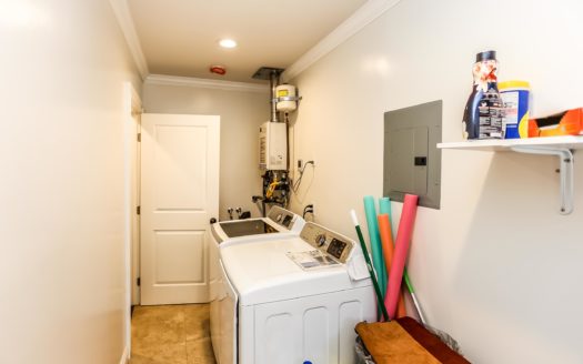 Charming and Cozy Spanish Style 2Units