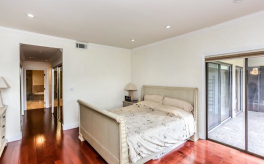 프라임 로케이션 행콕팍 2베드 콘도, 윌셔 컨트리 클럽 13번 홀 뷰