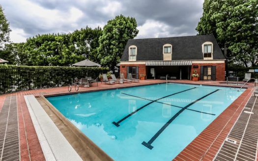 프라임 로케이션 행콕팍 2베드 콘도, 윌셔 컨트리 클럽 13번 홀 뷰