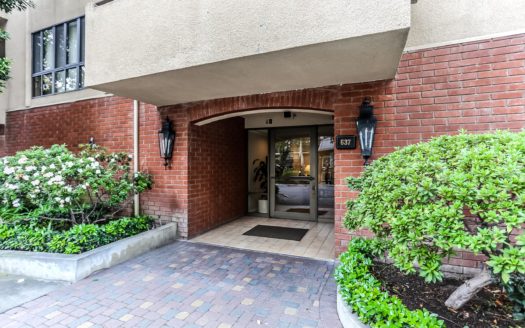 프라임 로케이션 행콕팍 2베드 콘도, 윌셔 컨트리 클럽 13번 홀 뷰