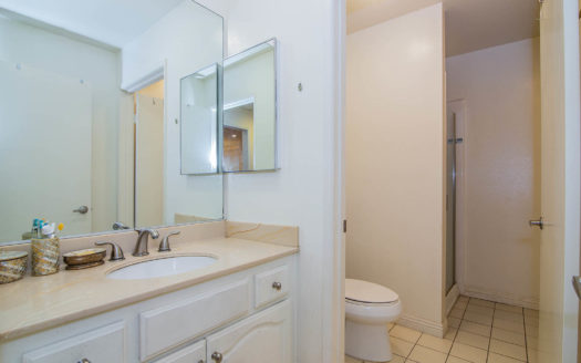 마켓에 없는 매물, 한인타운 이벨극장 앞 2베드 콘도