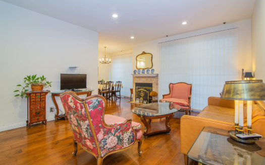 마켓에 없는 매물, 한인타운 이벨극장 앞 2베드 콘도