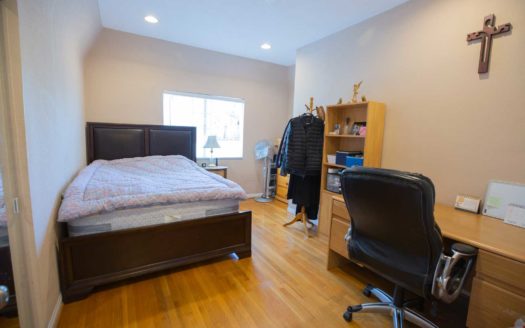 Victorian-style 3beds +2baths Single House