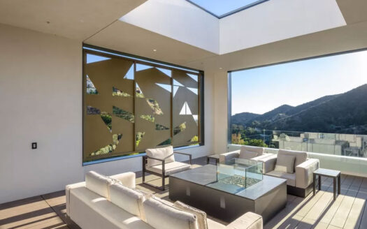 Ultramodern House in Beverly Hills