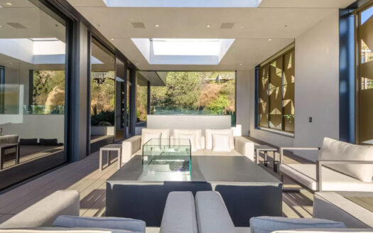 Ultramodern House in Beverly Hills