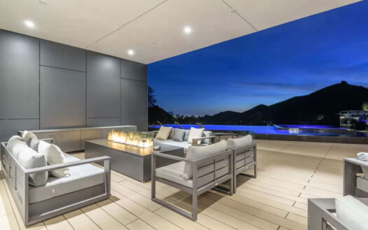 Ultramodern House in Beverly Hills