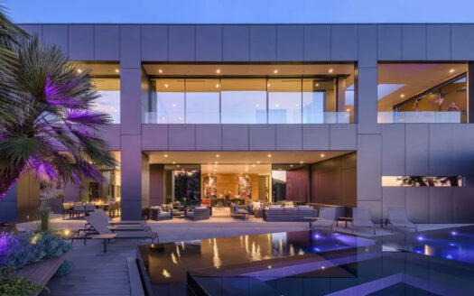 Ultramodern House in Beverly Hills