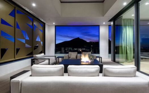Ultramodern House in Beverly Hills