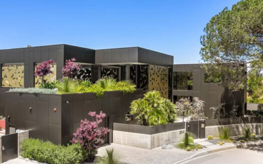 Ultramodern House in Beverly Hills