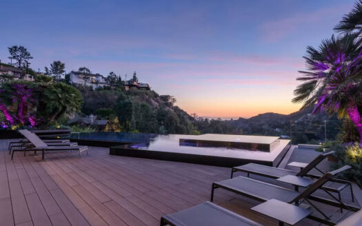 Ultramodern House in Beverly Hills