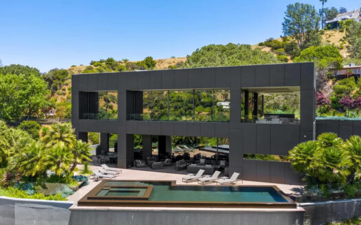 Ultramodern House in Beverly Hills