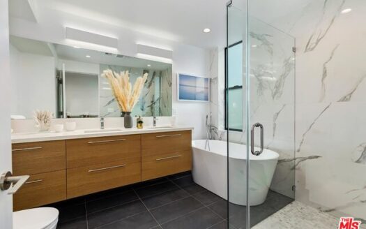 베벌리힐스 인근 신규 건축한 6유닛 3베드 타운홈 매매