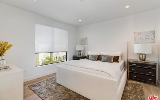 베벌리힐스 인근 신규 건축한 6유닛 3베드 타운홈 매매