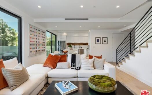 베벌리힐스 인근 신규 건축한 6유닛 3베드 타운홈 매매