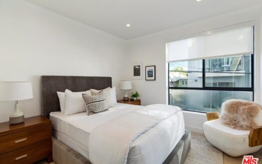 베벌리힐스 인근 신규 건축한 6유닛 3베드 타운홈 매매