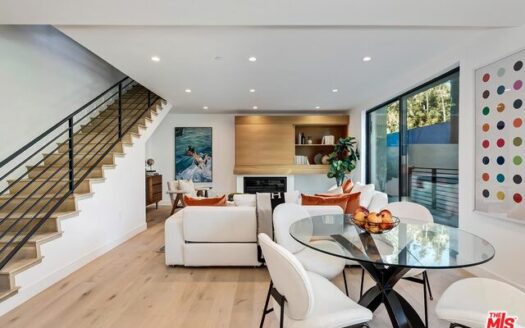 베벌리힐스 인근 신규 건축한 6유닛 3베드 타운홈 매매