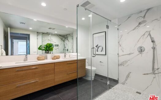 베벌리힐스 인근 신규 건축한 6유닛 3베드 타운홈 매매