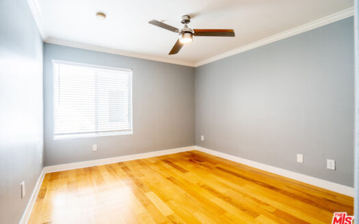 LA 한인타운 행콕팍 인근 3가 학군 3베드 콘도