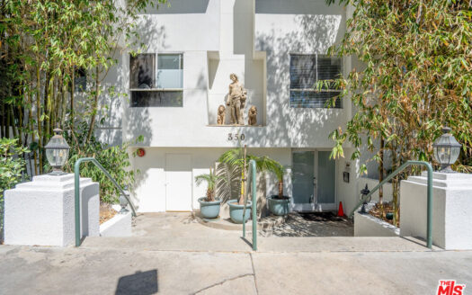 LA 한인타운 행콕팍 인근 3가 학군 3베드 콘도