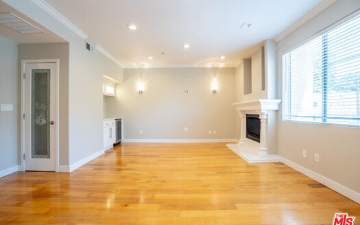 LA 한인타운 행콕팍 인근 3가 학군 3베드 콘도