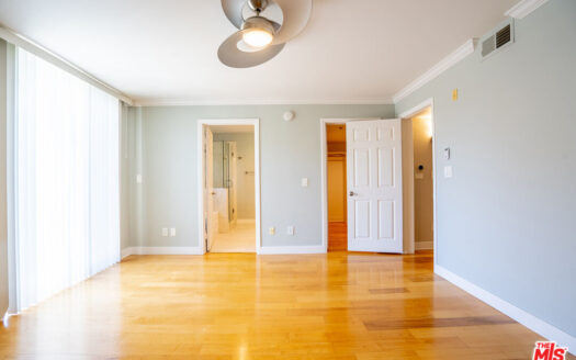 LA 한인타운 행콕팍 인근 3가 학군 3베드 콘도