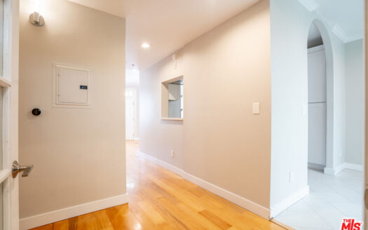 LA 한인타운 행콕팍 인근 3가 학군 3베드 콘도