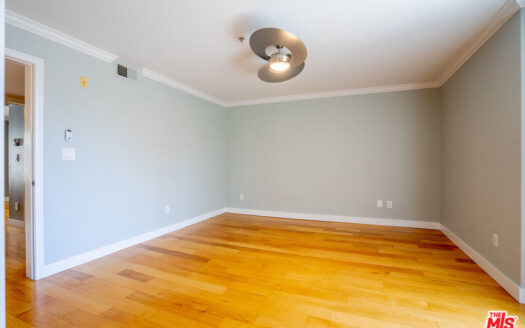 LA 한인타운 행콕팍 인근 3가 학군 3베드 콘도